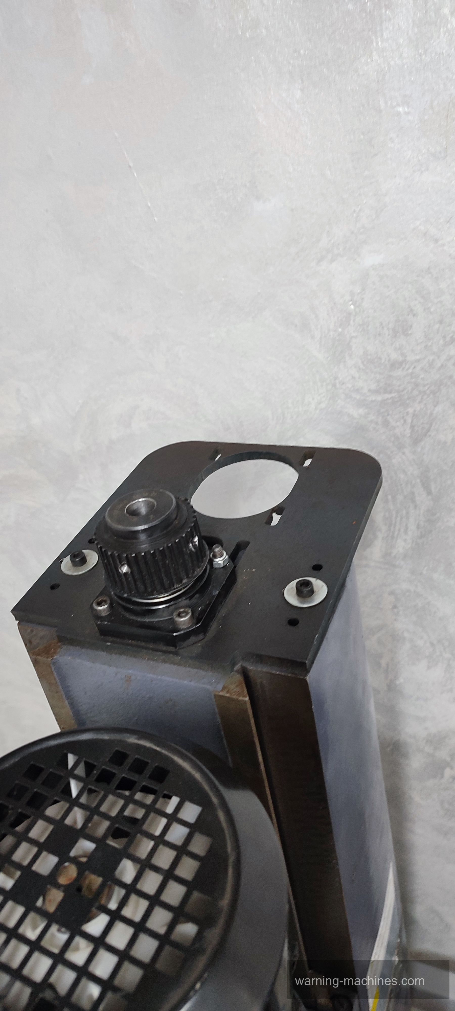 Laser cut 45 steel plate with threads